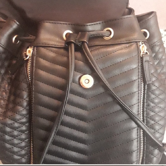 NWOT Rampage Quilted Drawstring Backpack - Picture 4 of 8